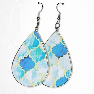 6102gc. Goldtone Quatrefoil Earrings